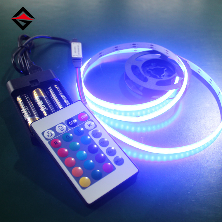 5V RGB COB LED-stripe med USB 24-nøkkel fjernkontroll og batteriboks